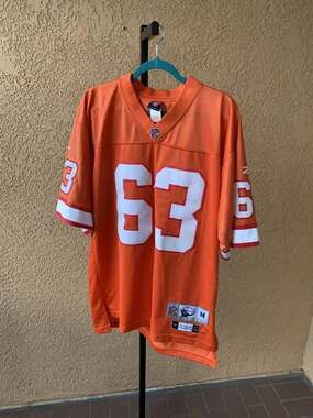 Reebok NFL Classic Tampa Bay Buccaneers Lee Roy Selmon 63 Throwback Jersey Size